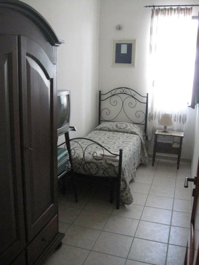 Villa Rita Bed & Breakfast Campi Salentina ภายนอก รูปภาพ